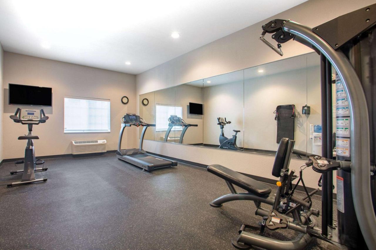 Microtel Inn & Suites By Wyndham Liberty Ne Kansas City Area Esterno foto